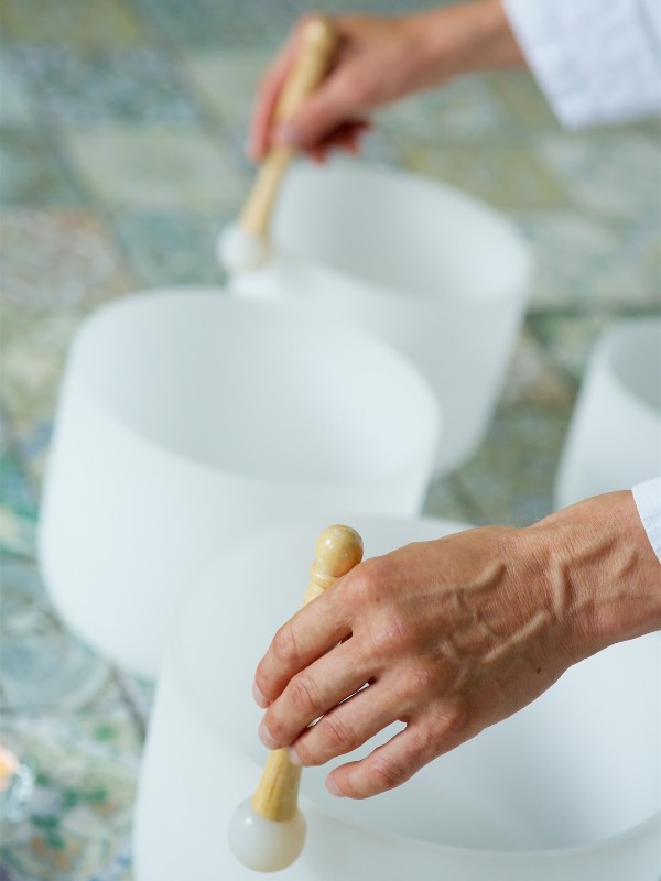 Sound bath (600 x 800 px)