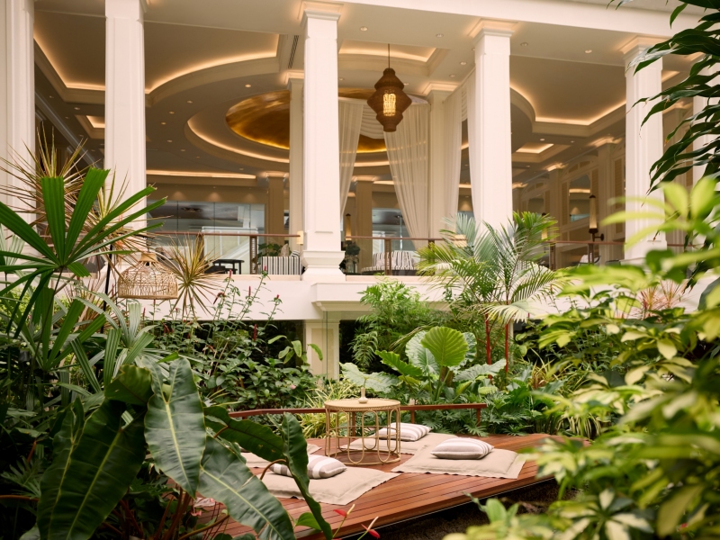 dusit-thani-pattaya-conservatory-lounge-area