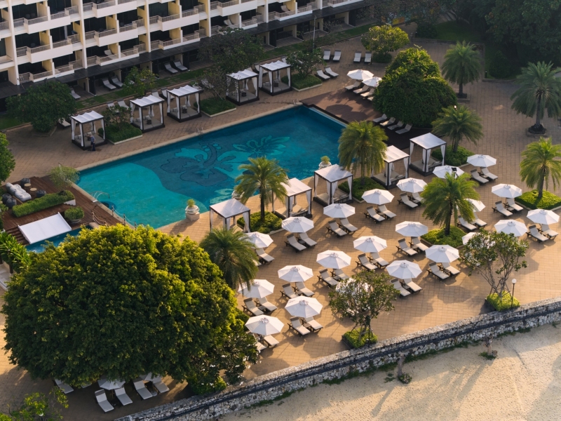 dusit-thani-pattaya-facility-chaba-pool-aerial-view